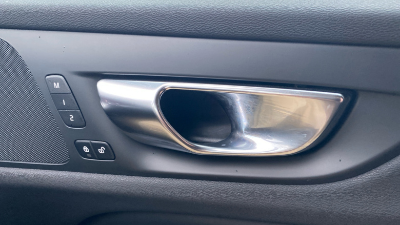 Volvo V60 2.0 B4P Plus Dark 5dr Auto [7 speed] Petrol Estate